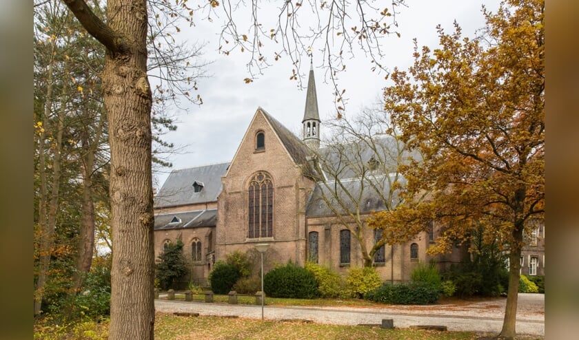 De Matthiaskerk in Warmond.