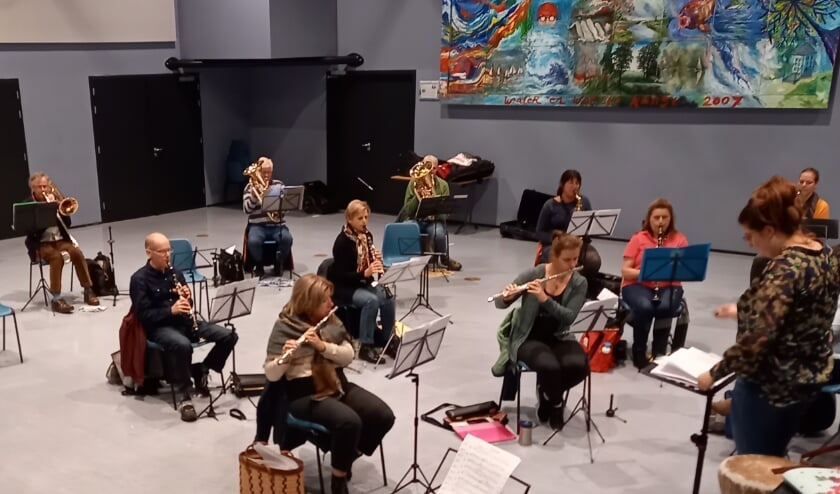 Vanwege de ruime opstelling maar een blik op een klein orkest…..