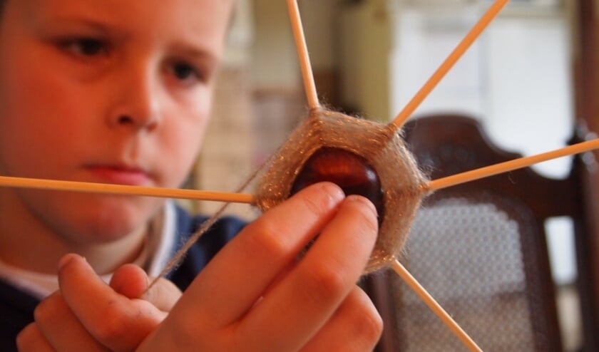 Lekker knutselen of op een andere manier creatief bezig zijn tijdens de crea-middag of -avond bij Speeltuinvereniging Marijke.