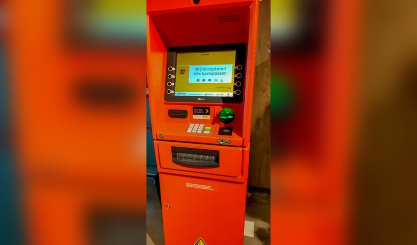 <p>Alleen in de AH supermarkten op winkelcentra Santhorst en Winkelhof is nog een pinautomaat te vinden.</p>