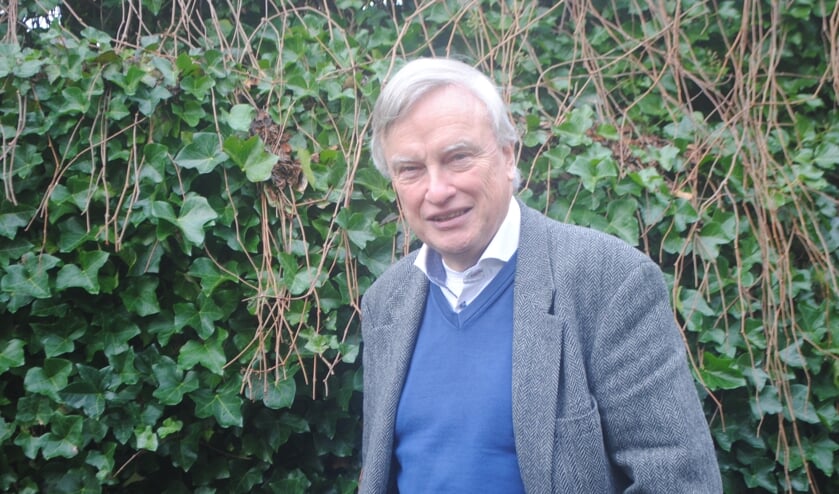 <p>Roeland van Velzen blijft ook na zijn pensioen actief 'maar de werkdruk is wel van de ketel'. </p>