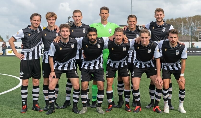 Er komt een nieuwe naam op het nieuwe tenue van SJC. | Foto: Johanna Oskam