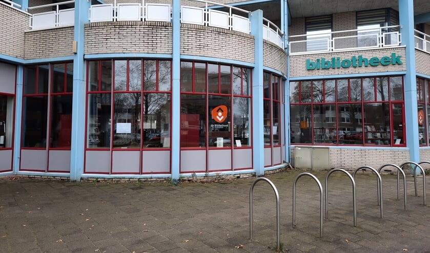 De bibliotheek verdwijnt misschien uit dit pand, maar niet uit de Hoornes. | Foto: SKvD