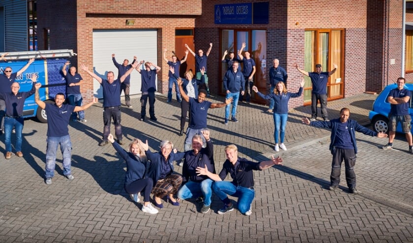 <p>Feest bij Van Nes na het winnen van De Sterkste Schakel. | Foto: PR</p>
