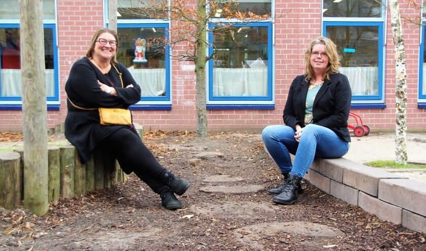 <p>Annette ter Haar en Natasja van Essen zijn vol overtuiging geswitcht naar het onderwijs. | Foto Willemien Timmers</p>