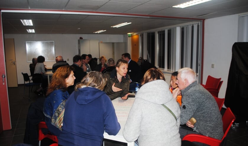 De deelnemers wisselden ideeën met elkaar uit over de thema’s accommodaties, vrijwilligers, doelgroepen en scholen. | Foto: Nelleke Thissen