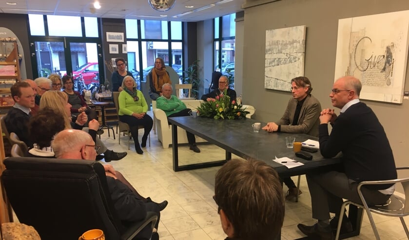 Wilfred van Rijn beantwoordt vragen van bezoekers tijdens de vijfde Levenskunst.