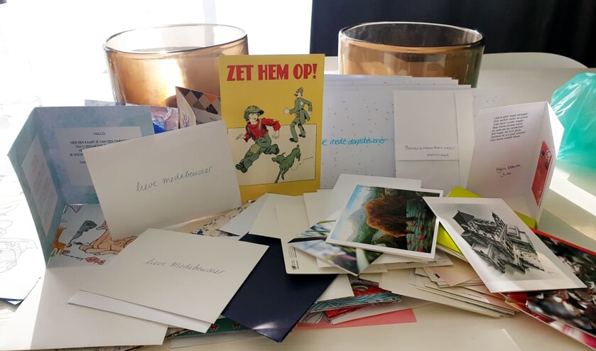 Een deel van de kaarten en warme berichten die zondag al binnen waren gekomen bij Maertens.