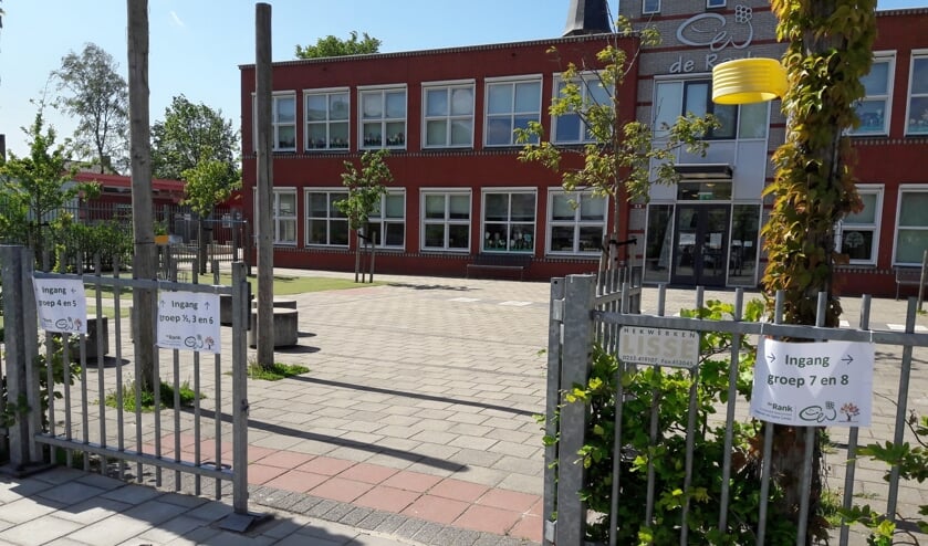<p>Als de leerlingen van Het Sterrenwerk verhuisd zijn naar de nieuwe locatie aan de Knorrenburgerlaan, dan neemt basisschool Het Bolwerk zijn intrek in de schoollocatie aan de St. Antoniuslaan. </p>