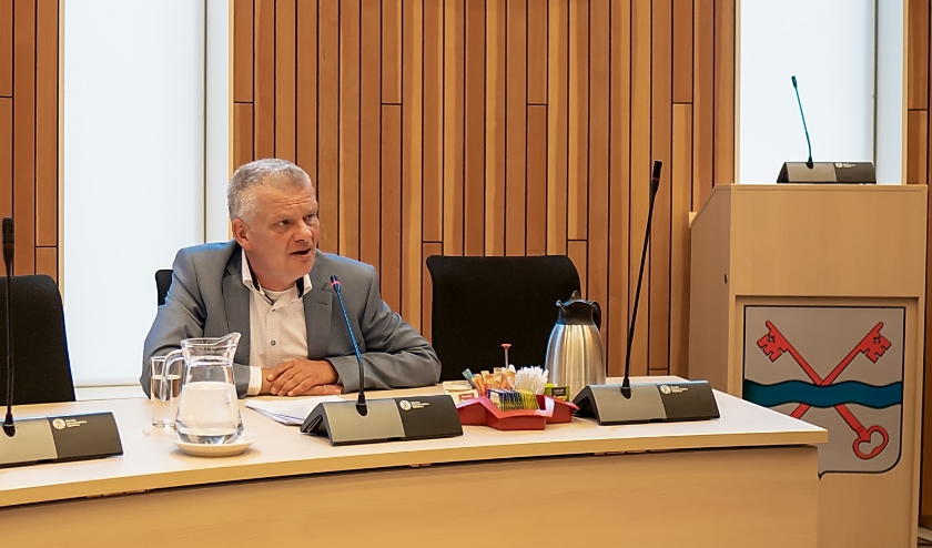 Wethouder Daan Binnendijk lichtte de kadernota maandag toe aan de pers.| Foto: J.P. Kranenburg