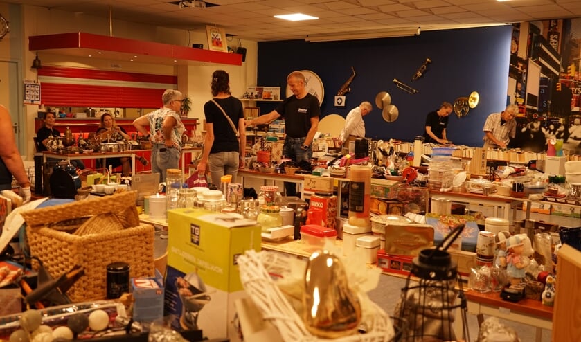 De keuze tijdens de Tamarco-rommelmarkt was overweldigend. | Foto: C. v.d. Laan