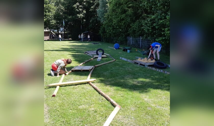 Lekker buiten bezig zijn: minigolf bij Scouting Scojesa. | Foto: pr.