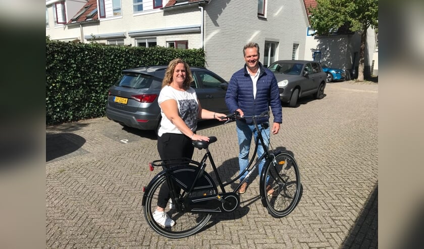 Monica kan lekker fietsen door Warmond. | Foto: PR