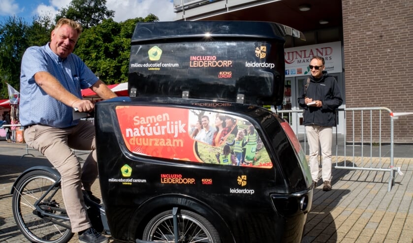 Wethouder Rik van Woudenberg nam de bakfiets officieel in gebruik.