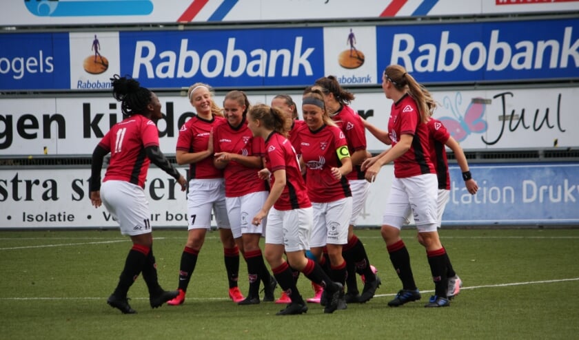Het was weer samen vieren na een treffer.| Foto: PR