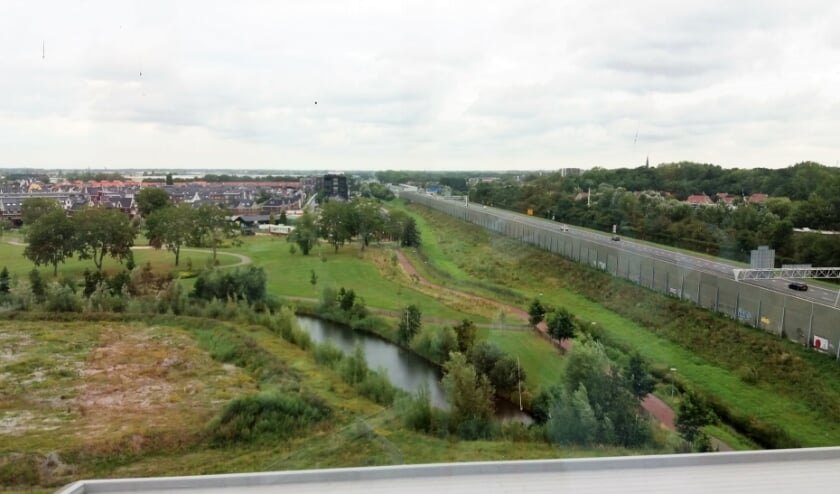 <p>De A44 vormt de scheidslijn tussen verschillende Oegstgeester wijken. | </p>