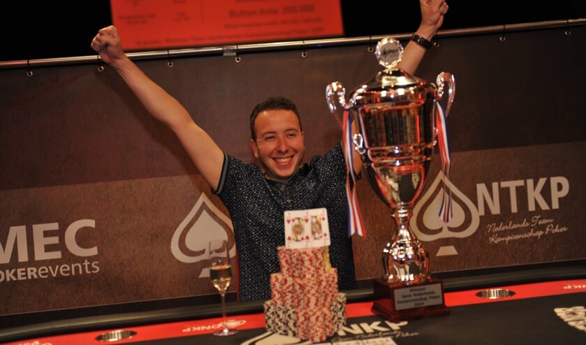 <p>De winnaar van het ONK Pokeren 2019, Martin van Meel. Wordt Norbert Essink zijn opvolger?</p>
