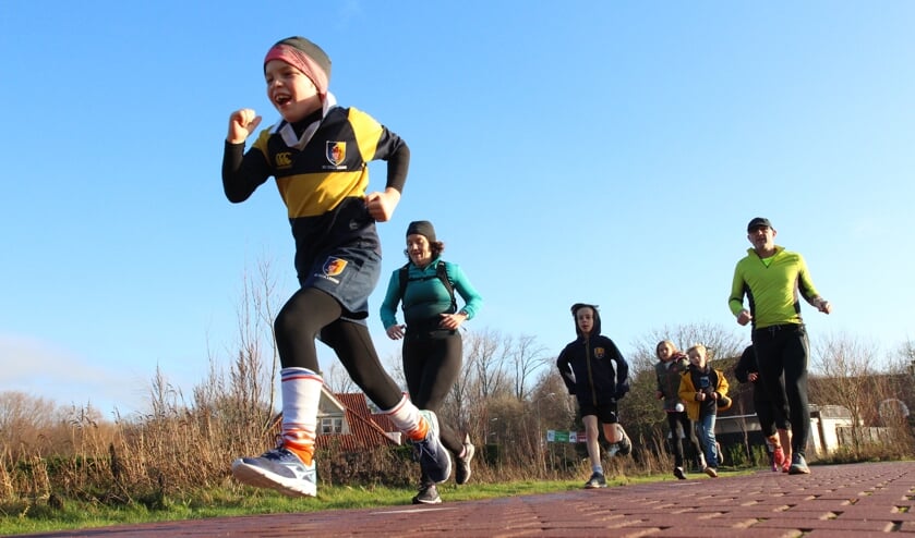 <p>Charlie van Nieuwkoop in actie voor de Stichting Kinderen van de Voedselbank.</p>