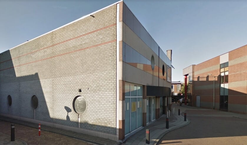 Het pand aan de Kapelstraat waar tegenwoordig de Poolse supermarkt Warszawa in zit.