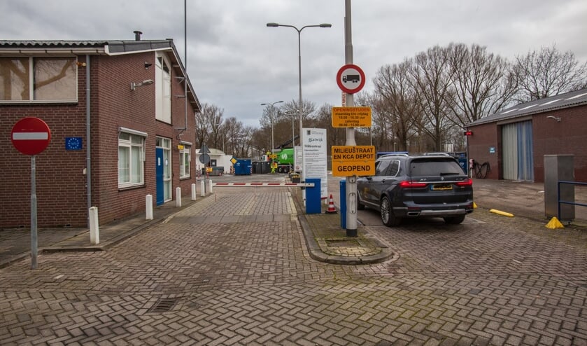 <p>De lange wachtrijen</p>