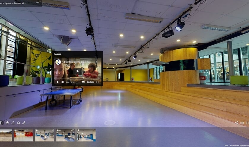 Met de virtuele tour op bezoek in de aula van het Rijnlands Lyceum Sassenheim.