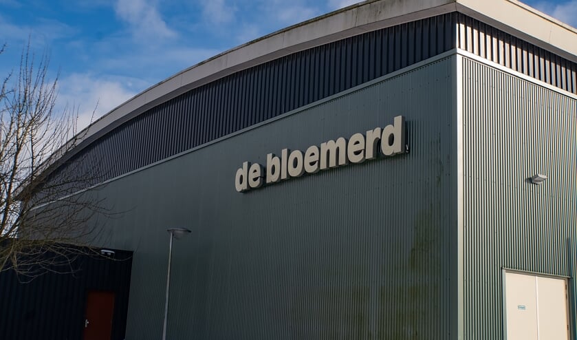 Sporthal De Bloemerd in het gelijknamige Leiderdorpse sport- en recreatiepark.