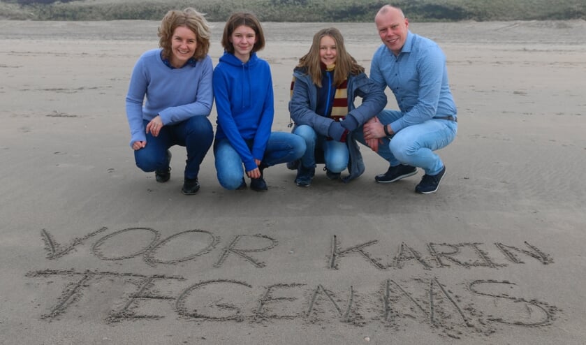 <p>Karin Oostendorp met man en dochters. | </p>