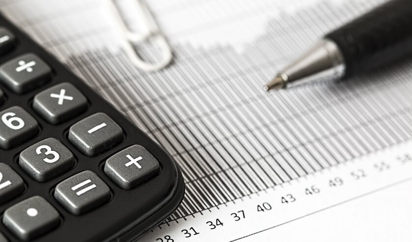 <p>Gemeenten komen geld tekort en worden hierdoor gedwongen te bezuinigen op bijvoorbeeld jeugdzorg, meldt Bureau Berenschot.</p>