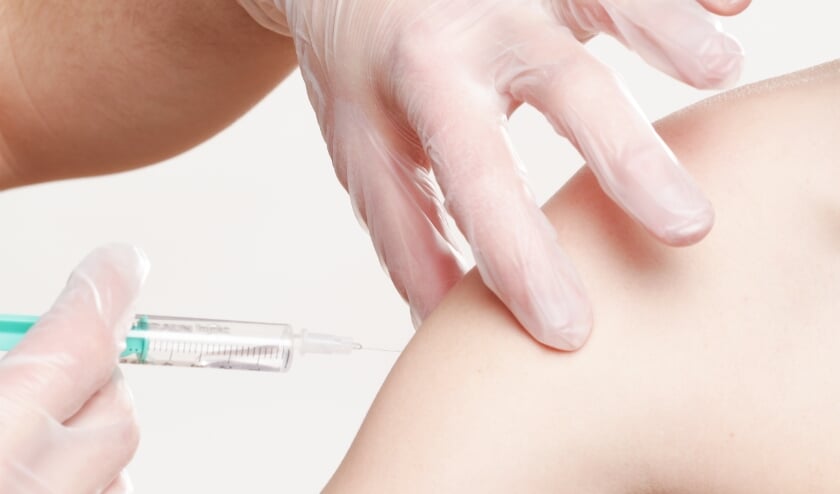 <p><strong>Wie geboren is in 1953, 1954, 1955 of 1961 krijgt een oproep voor vaccinatie.</strong></p>