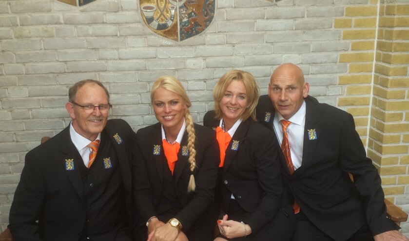 <p>De bodes op Koningsdag 2015 met vlnr: René van Houten, Anne Ketelaar, Francien Koppert en Louis vd Berg.| Foto: pr</p>