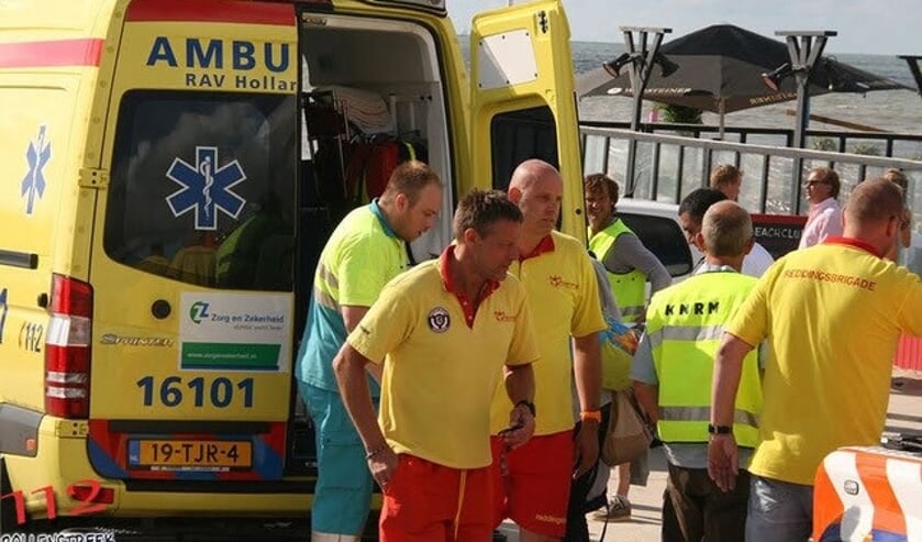 Enrico Hazenoot (eerste van links en Harry admiraal (tweede van links).