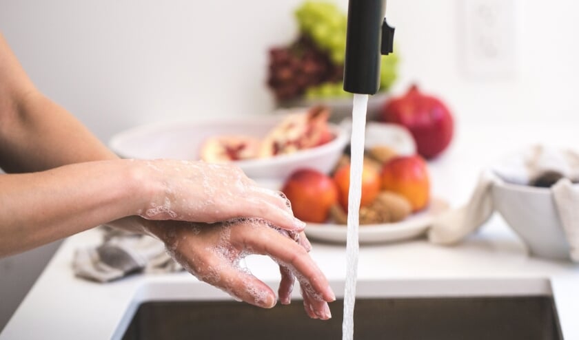 Handen wassen geldt nog steeds als een van de basisregels in de strijd tegen het coronavirus.