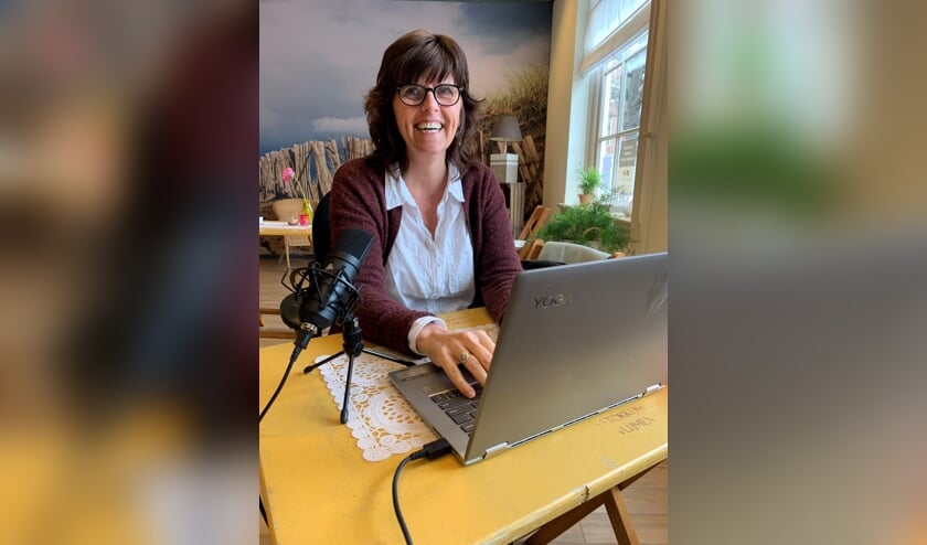 Angela Roelen geeft een interactieve lezing over verbindende communicatie.